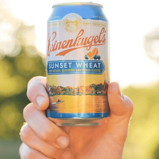 When the sun hits that can of Sunset Wheat juuuuuuuust right 😎

Sunset Wheat is *officially* back for a limited time.