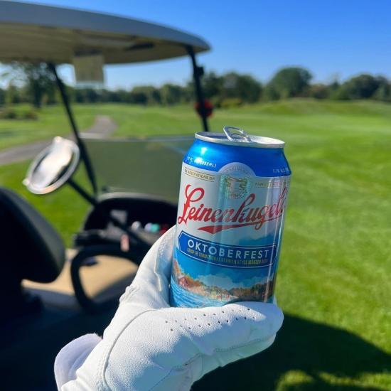 Oktoberfest hits different on the course 🏌️‍♂️#GolfLoversDay

📸: @lifeisalilcrazy